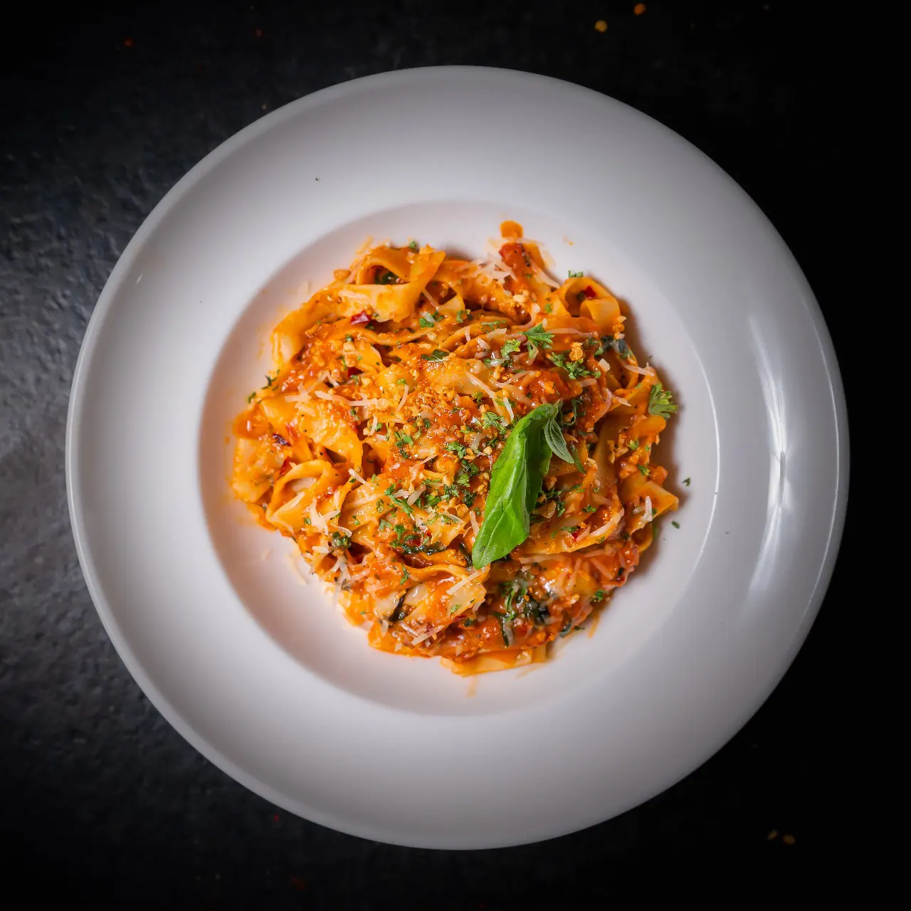 Veg/chicken tagliatelle pasta in spicy marinara sauce